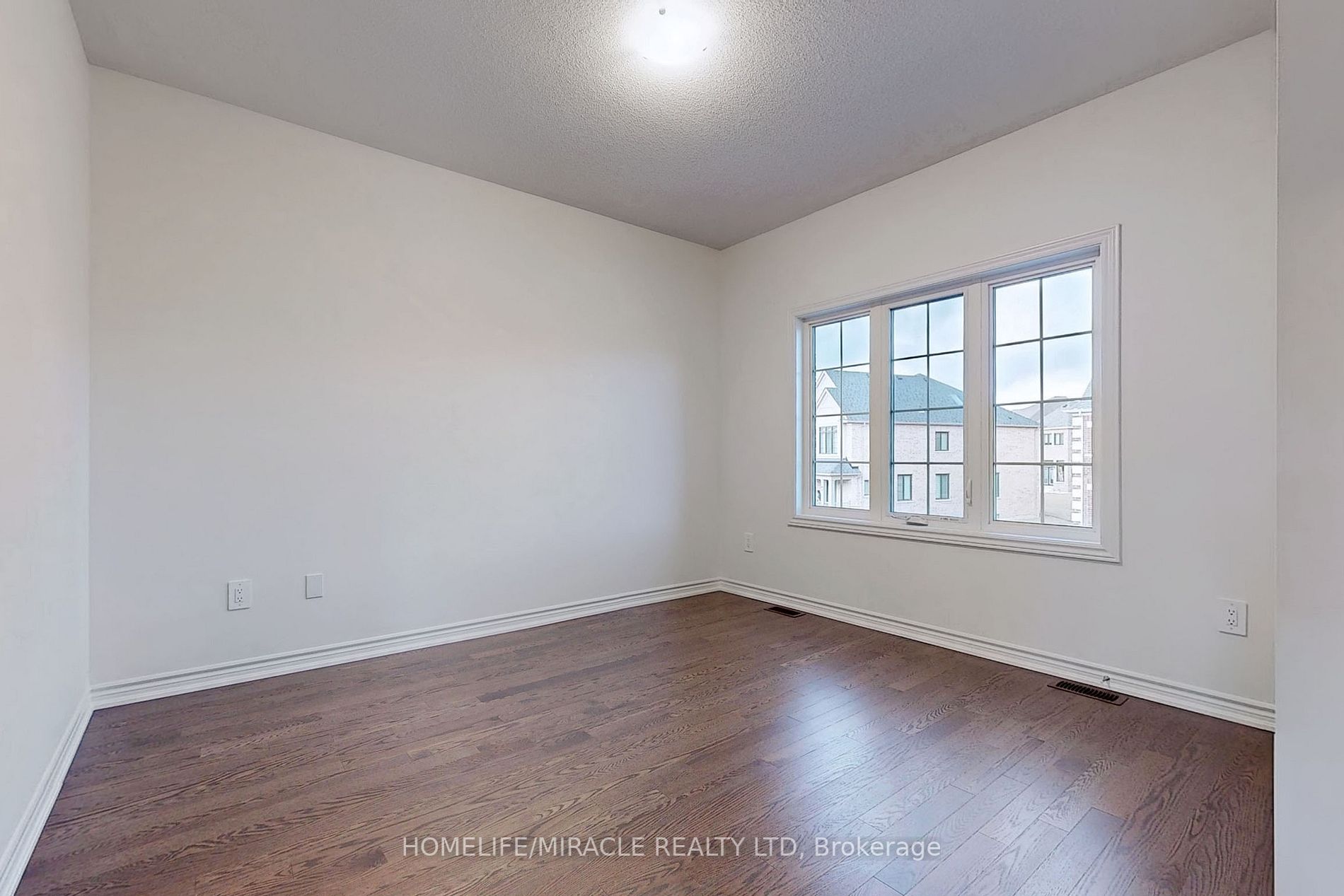 1502 Strawberry Landing