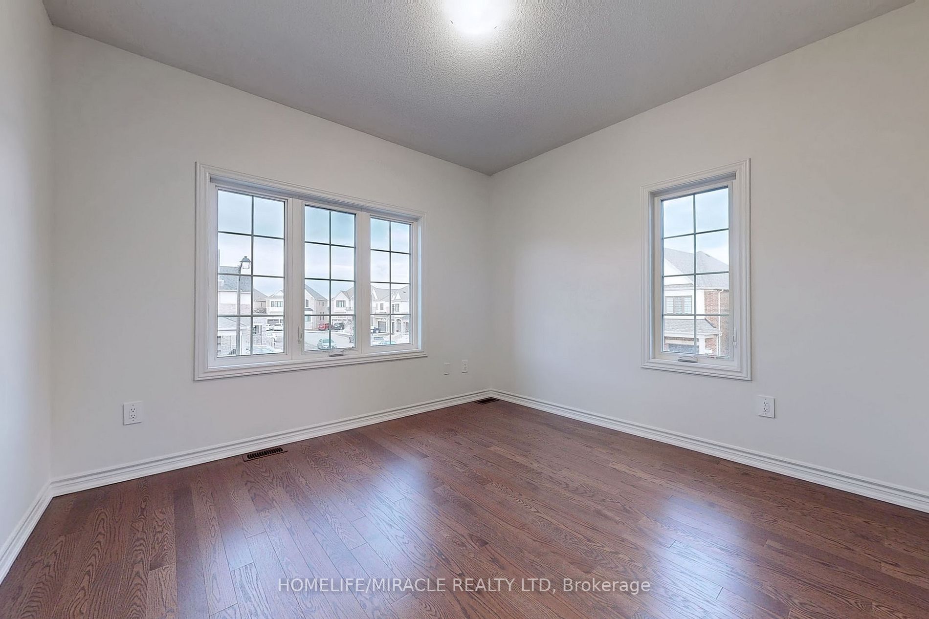 1502 Strawberry Landing