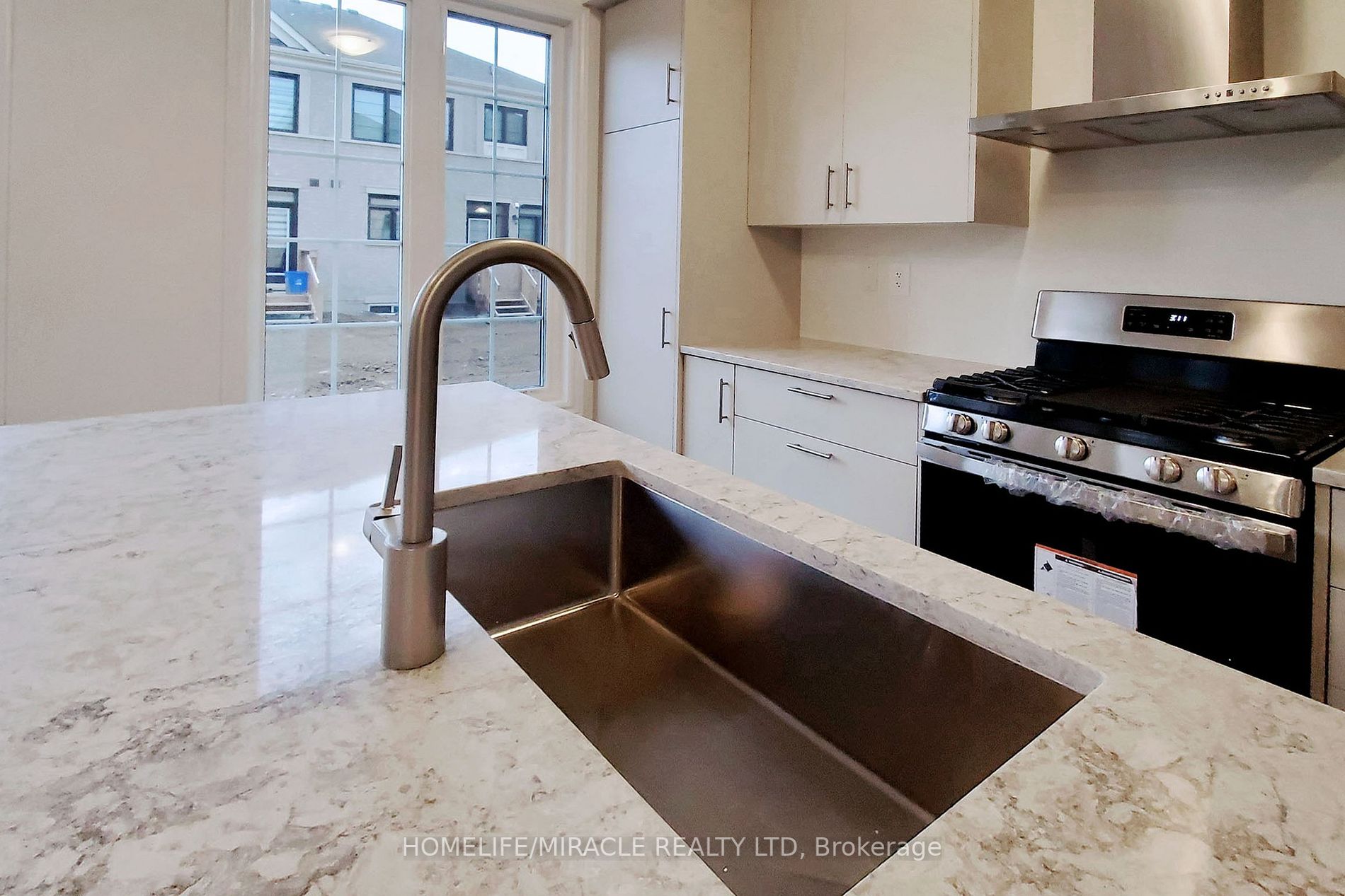 1502 Strawberry Landing