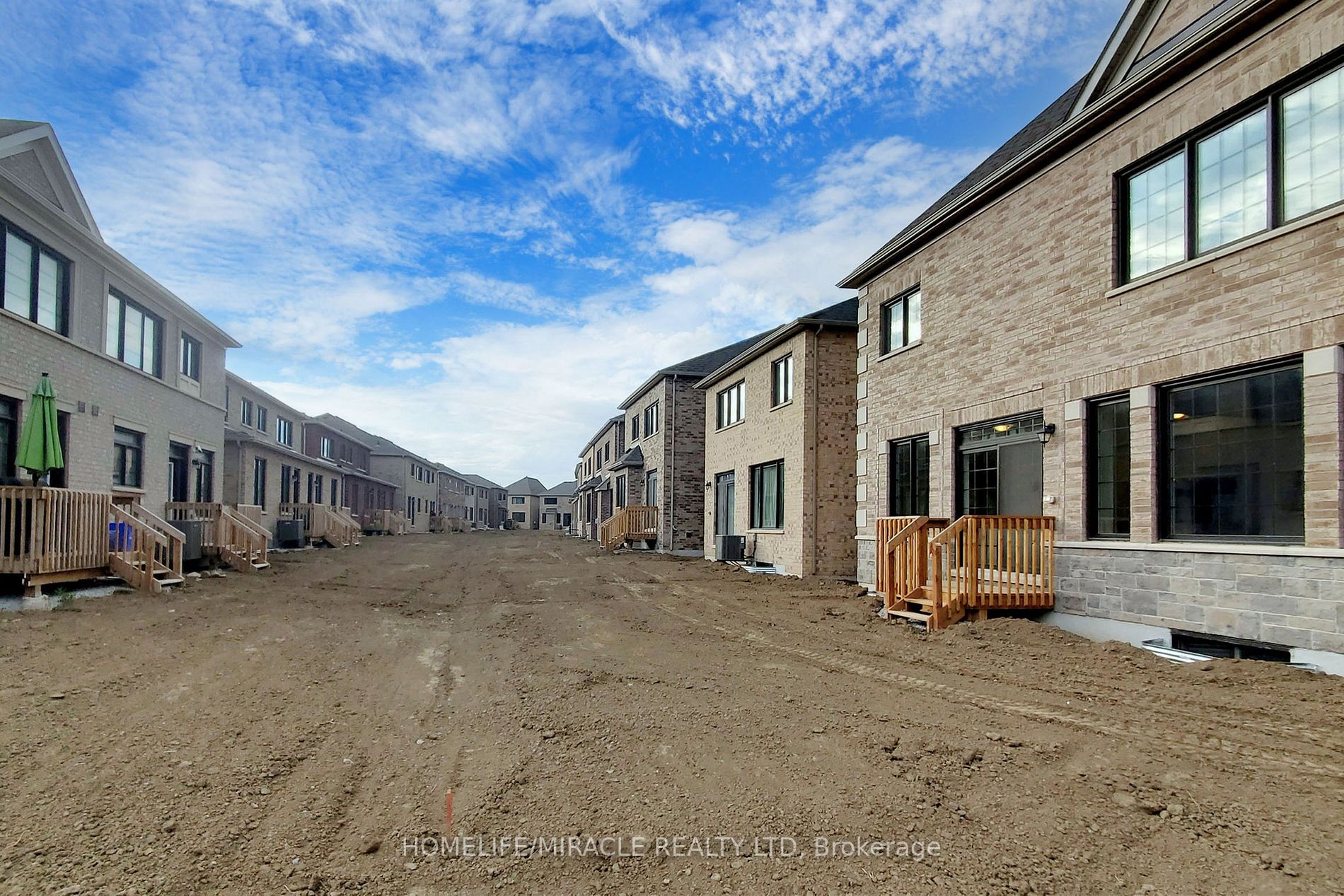 1502 Strawberry Landing