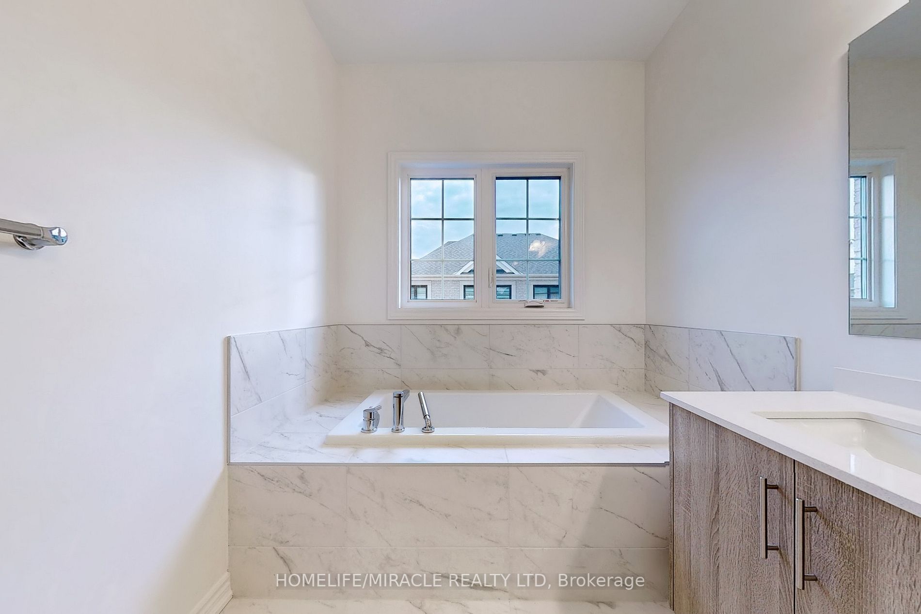 1502 Strawberry Landing