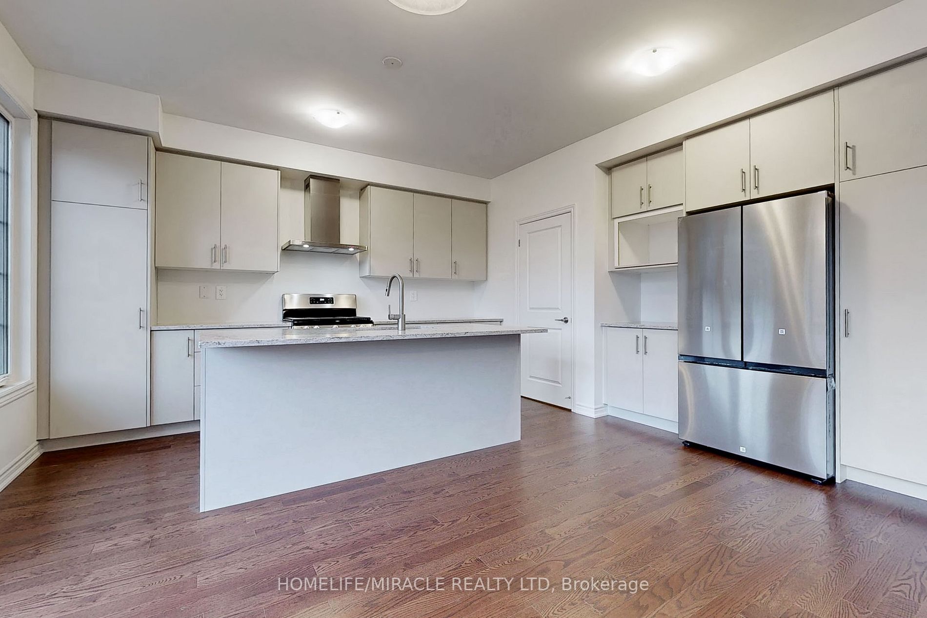 1502 Strawberry Landing
