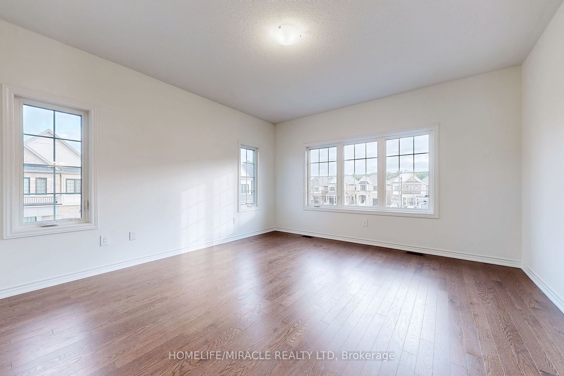1502 Strawberry Landing