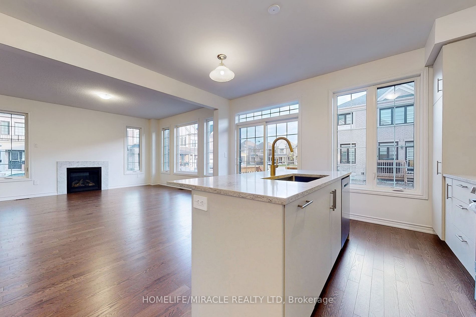 1502 Strawberry Landing