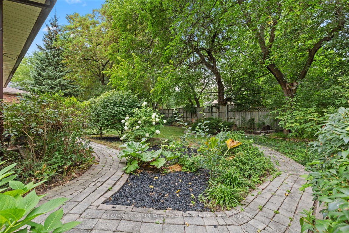 1553 Wembury Rd