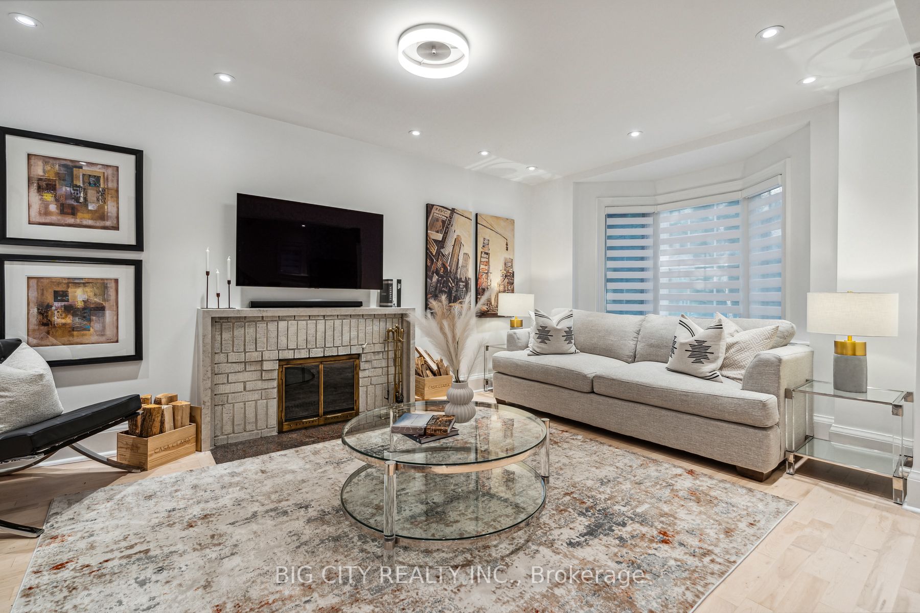 287 South Kingsway