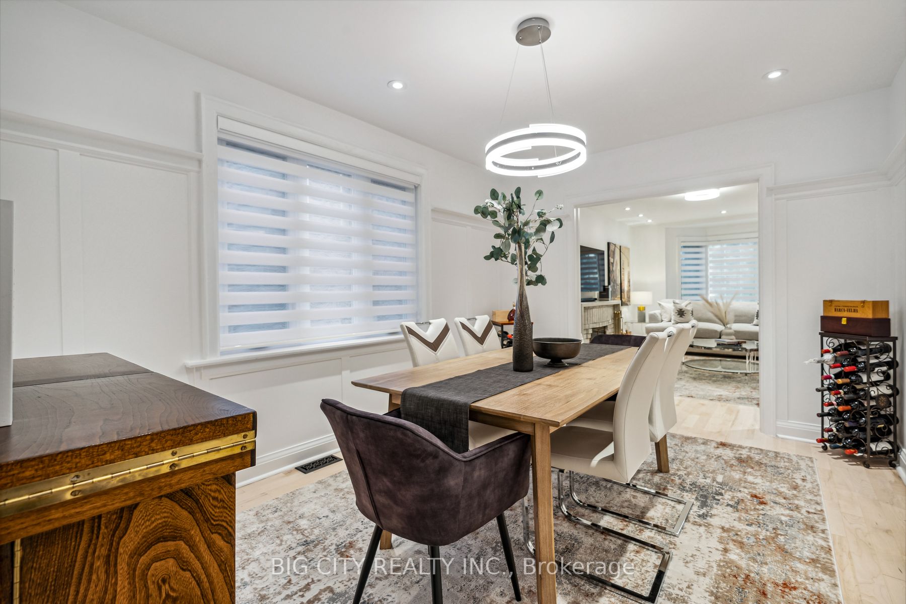287 South Kingsway