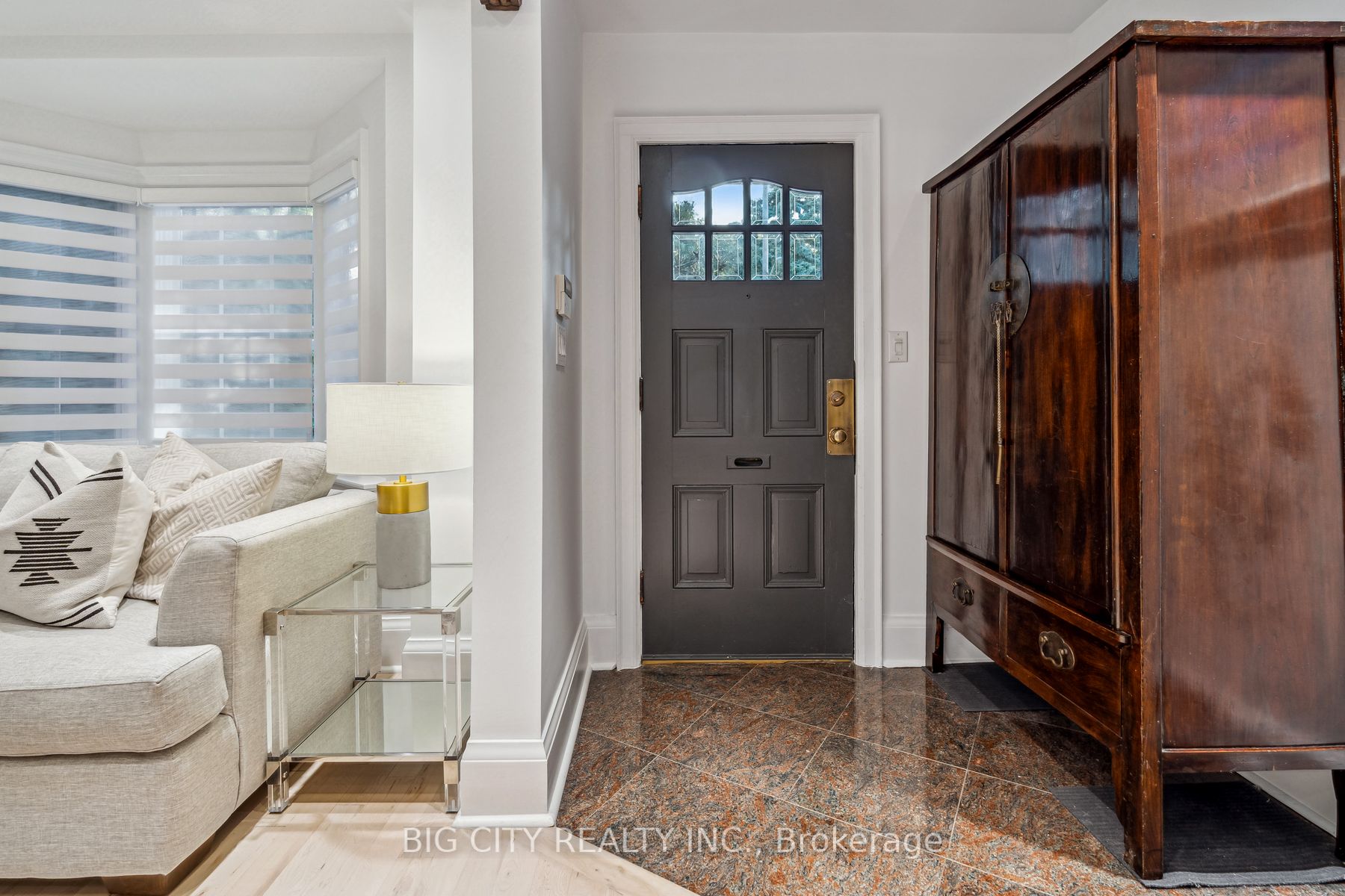 287 South Kingsway
