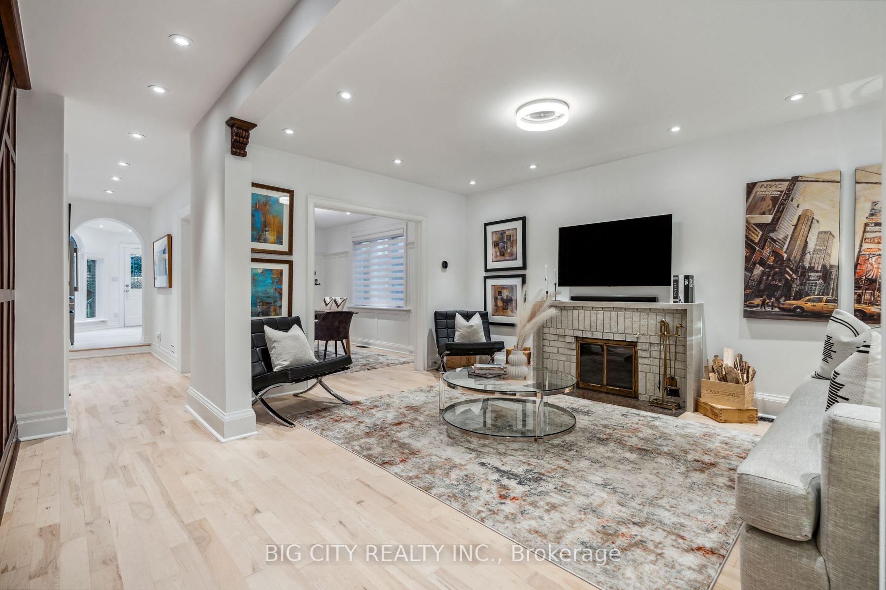 287 South Kingsway