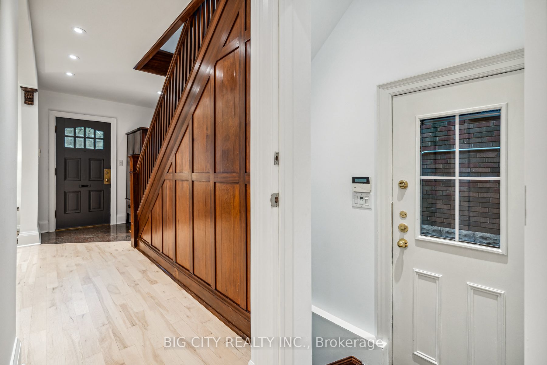 287 South Kingsway
