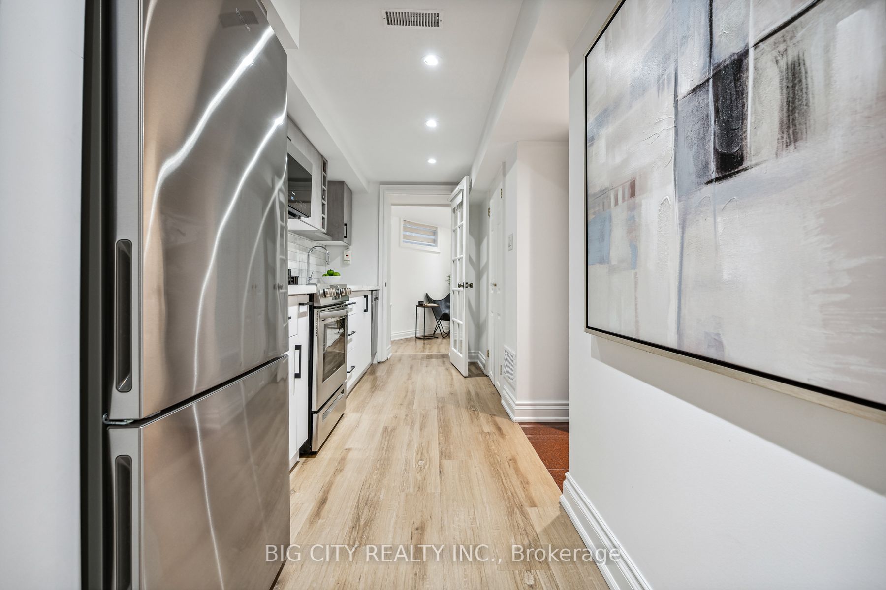 287 South Kingsway