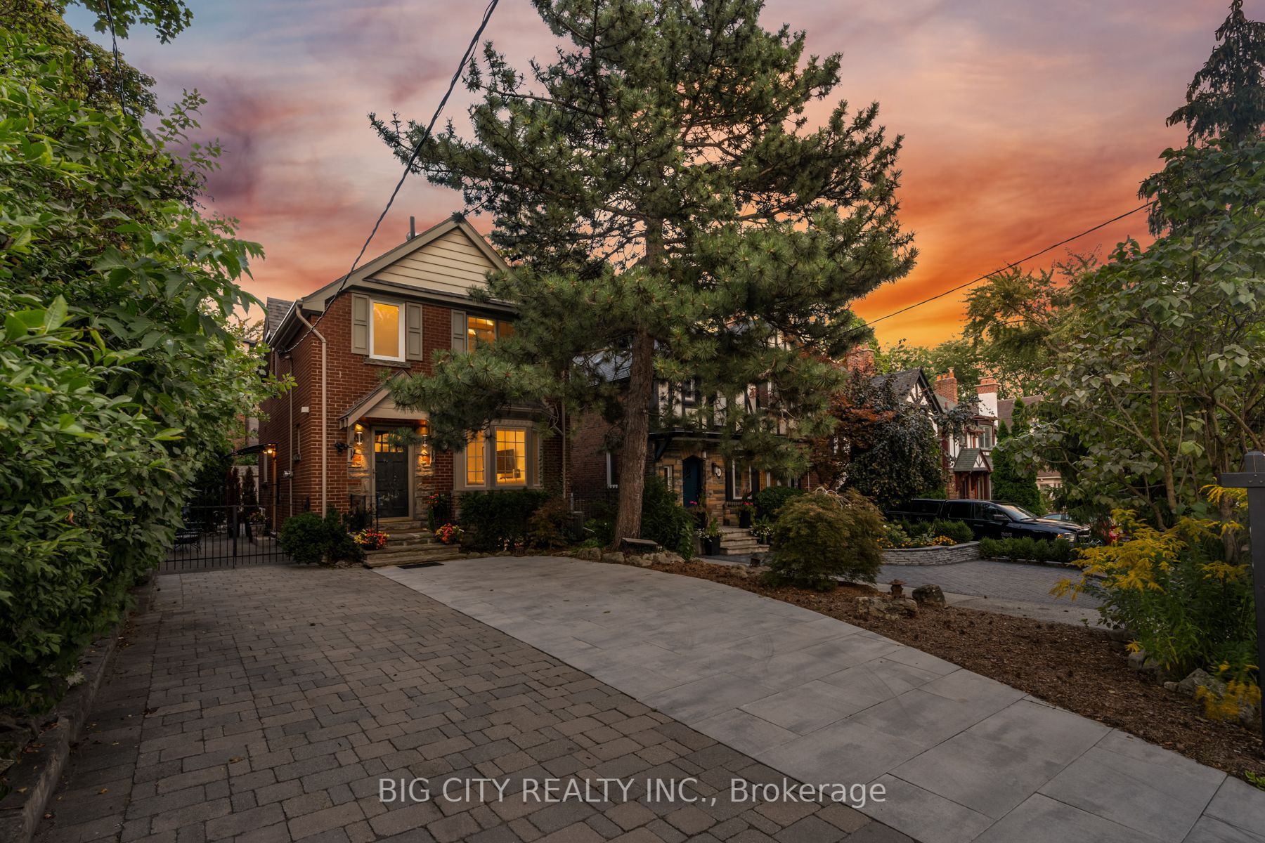 287 South Kingsway