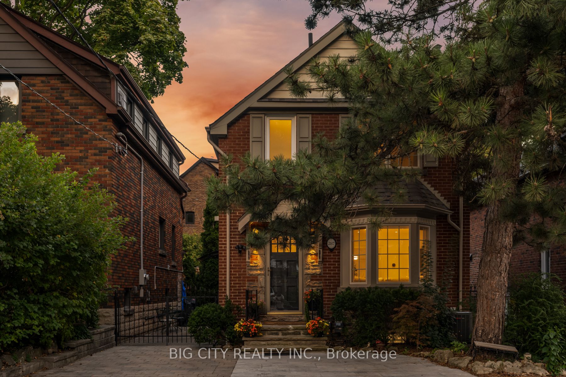 287 South Kingsway