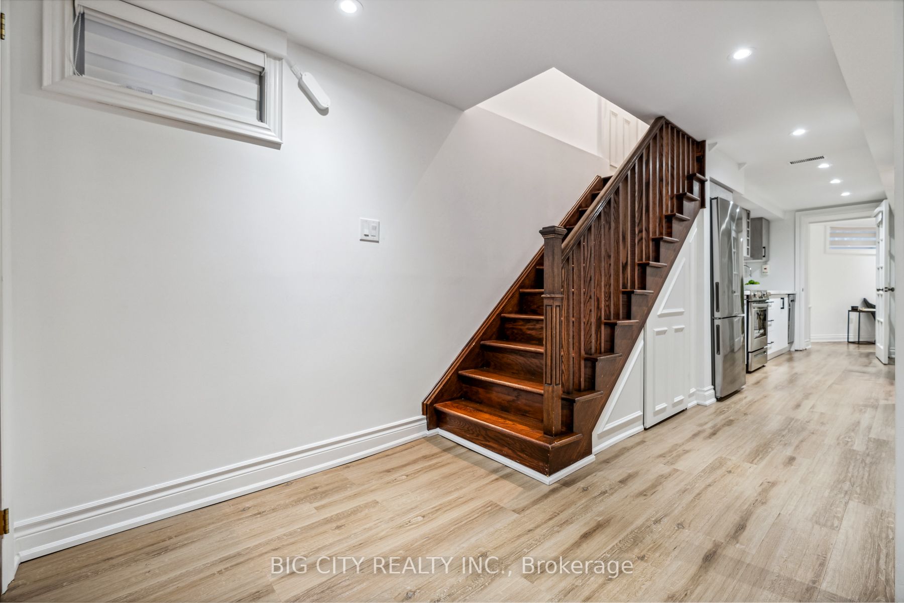 287 South Kingsway