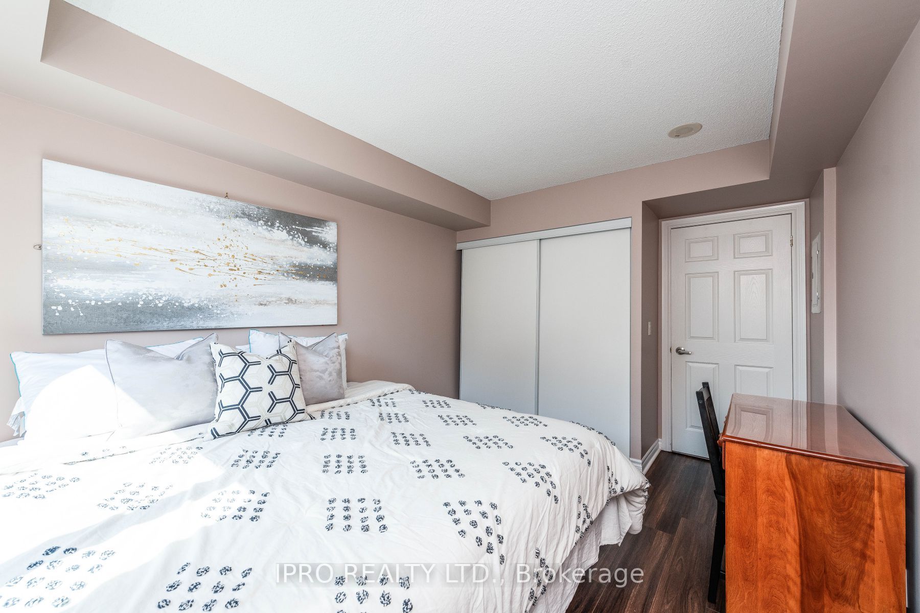 5 Michael Power Place #1804