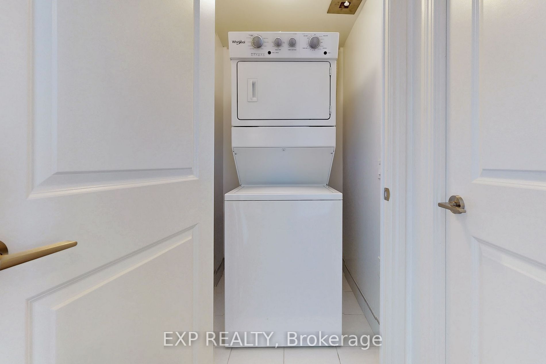 1050 Main St E, #806