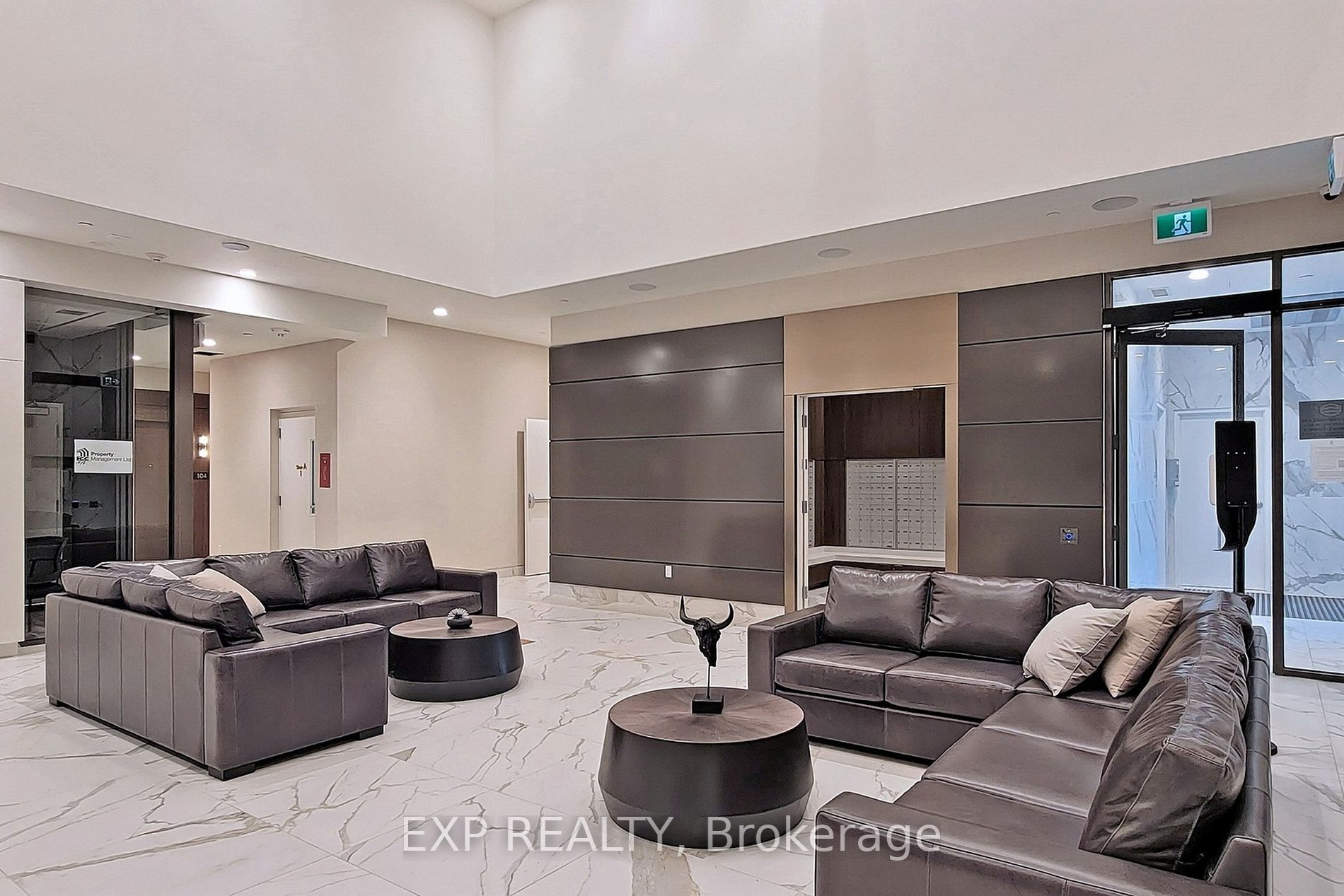 1050 Main St E, #806