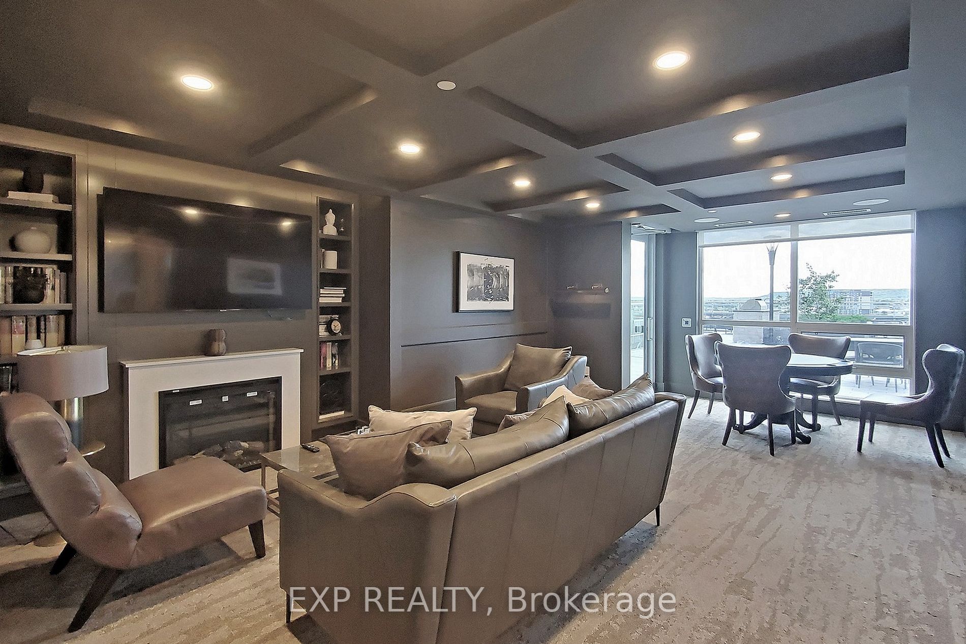 1050 Main St E, #806