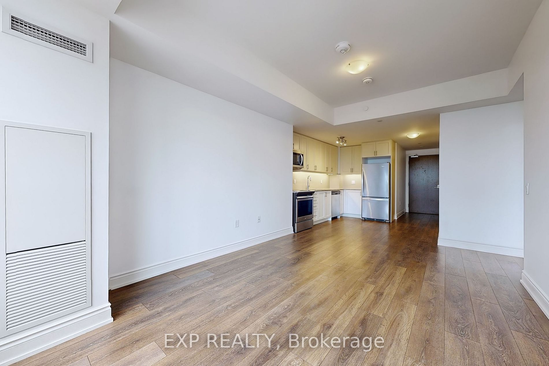 1050 Main St E, #806