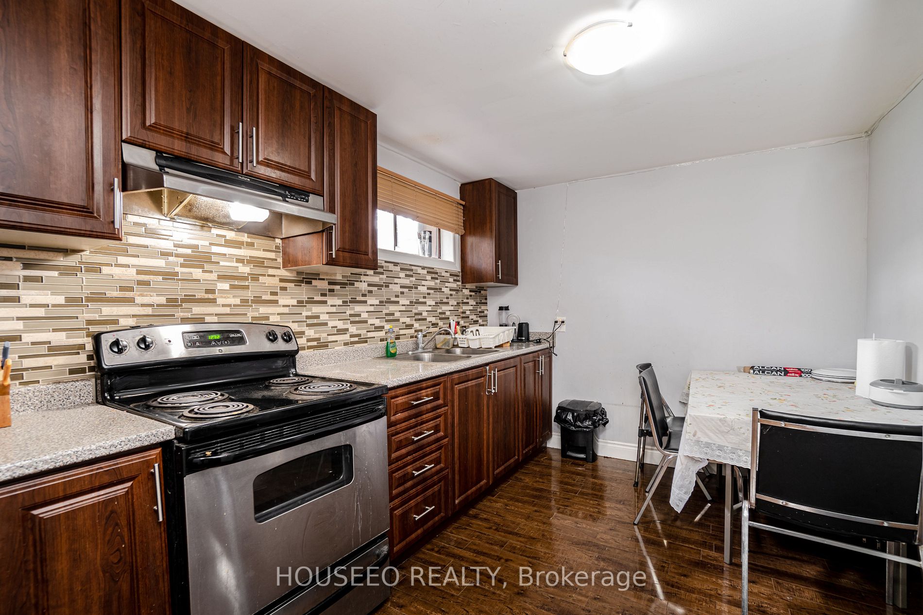 47 Glenora Cres