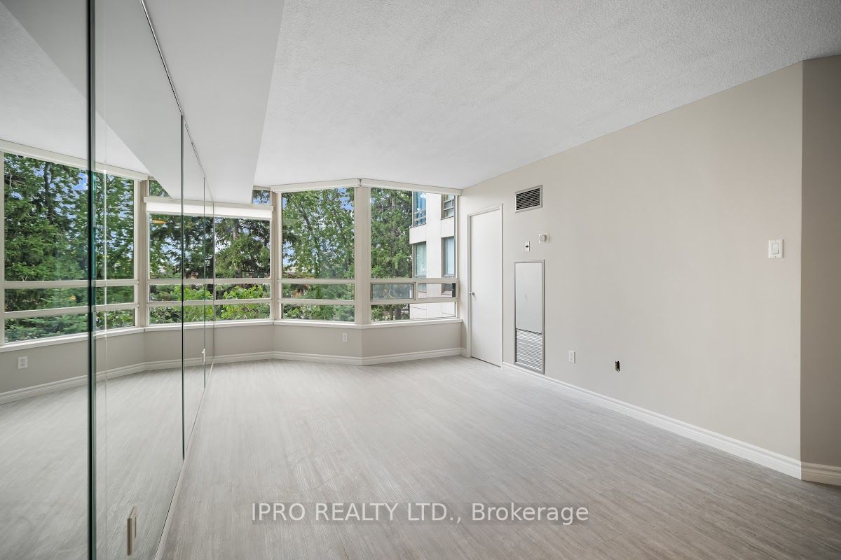 75 King St E, #206