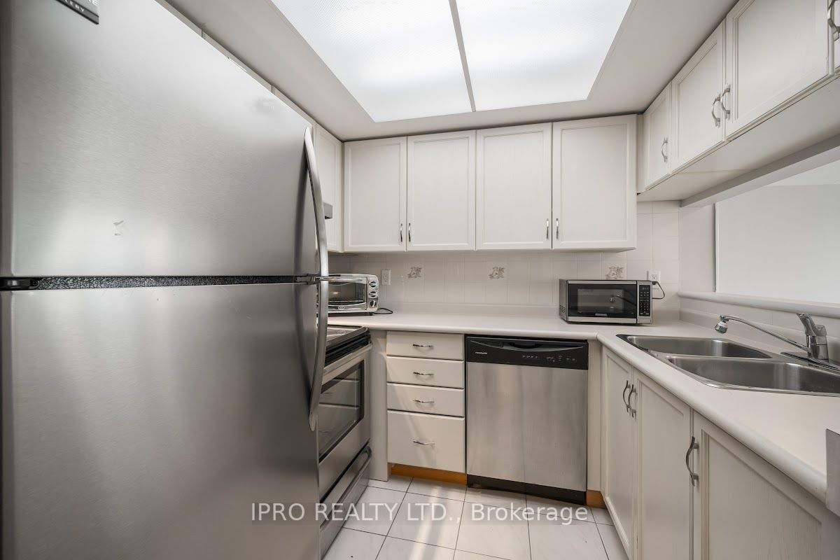 75 King St E, #206