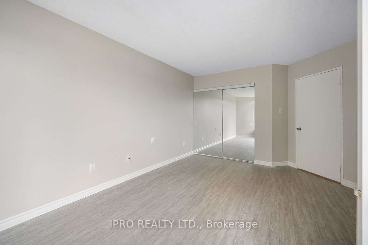 75 King St E, #206
