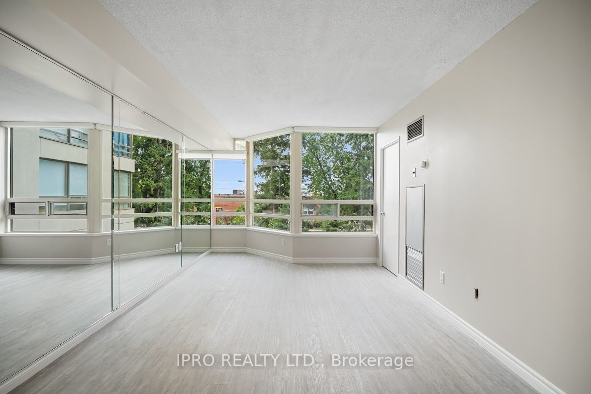 75 King St E, #206