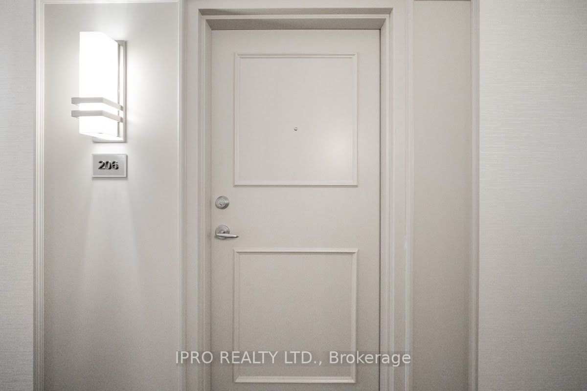 75 King St E, #206