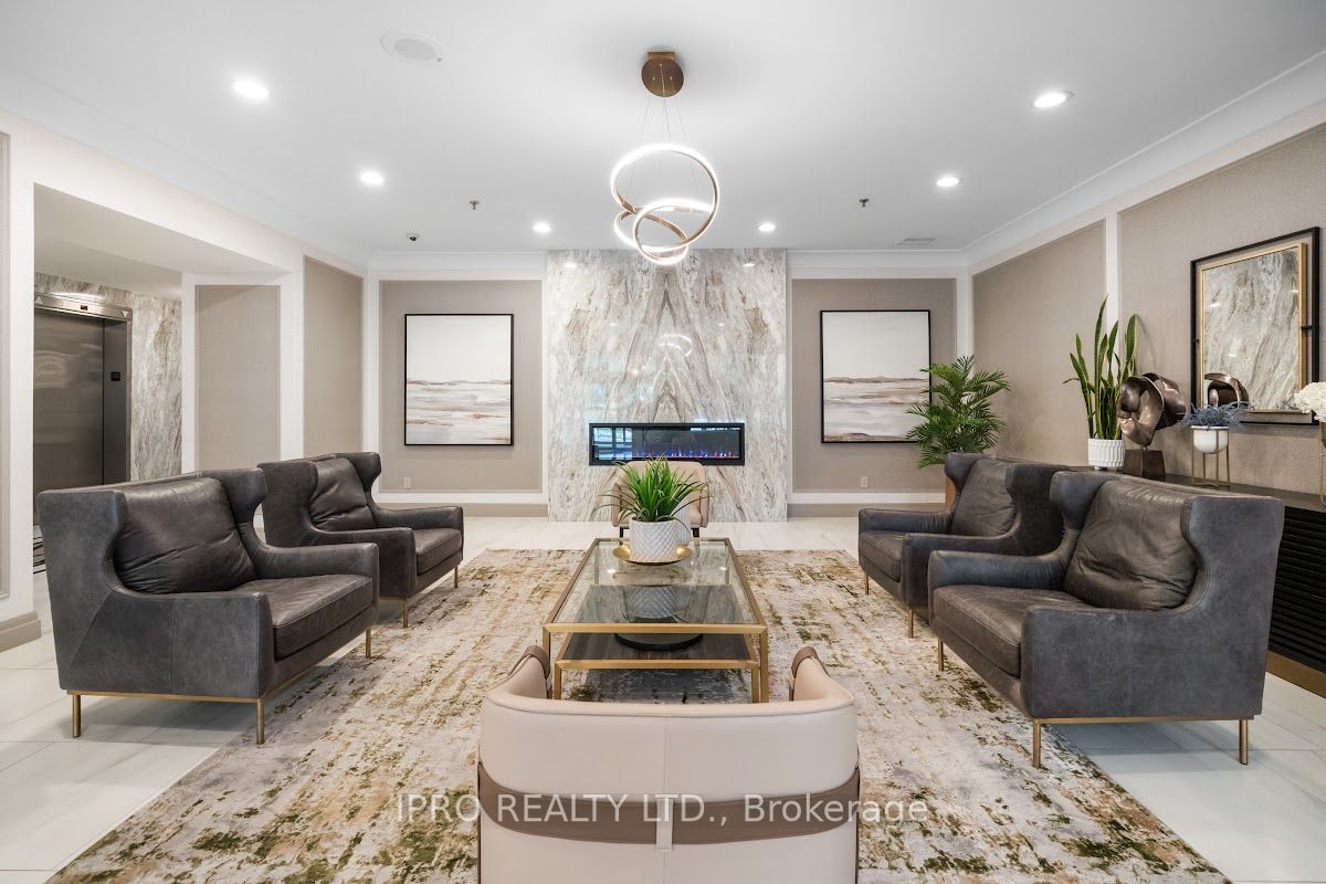 75 King St E, #206