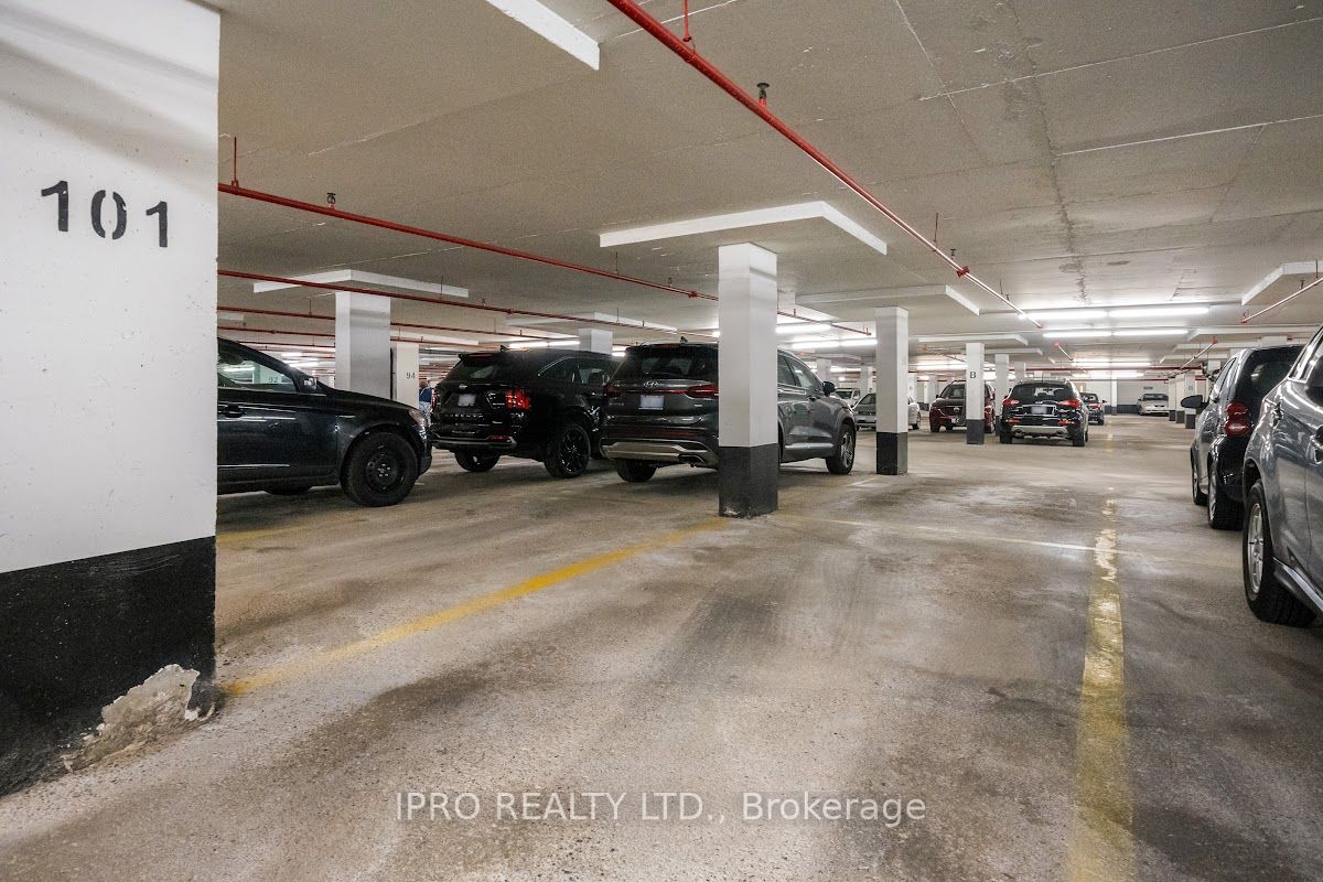 75 King St E, #206
