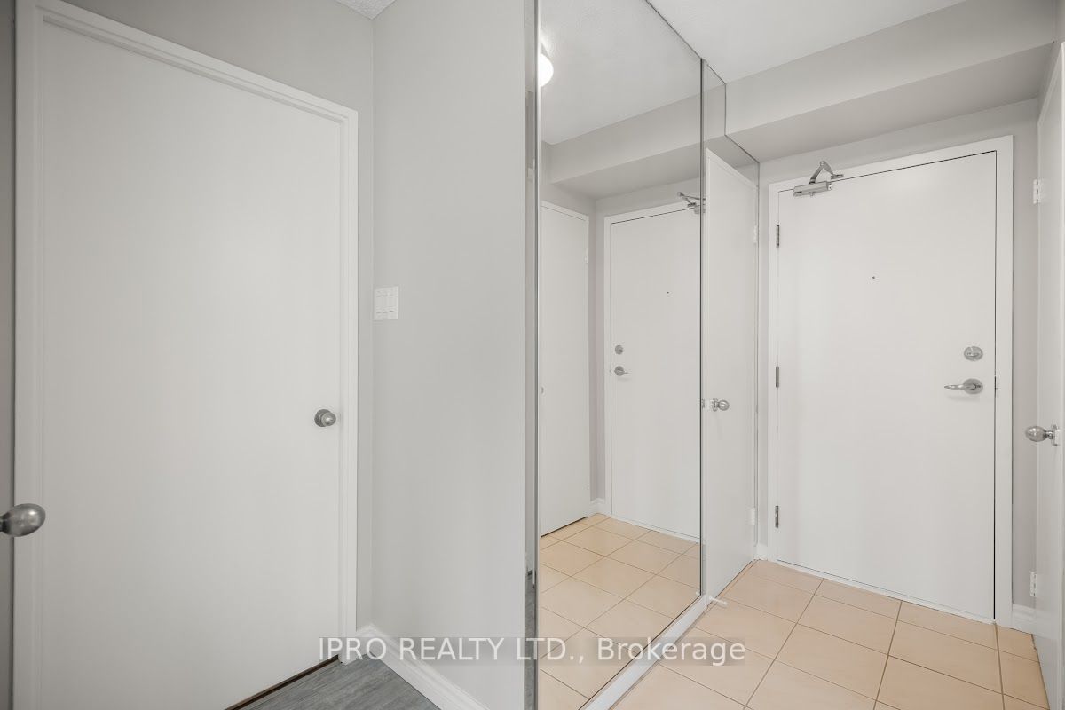 75 King St E, #206