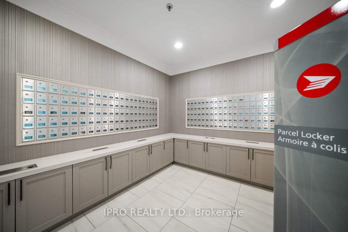 75 King St E, #206