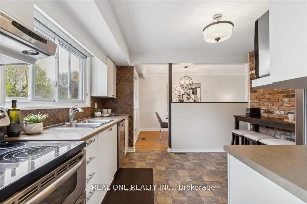 346 Trafalgar Crt