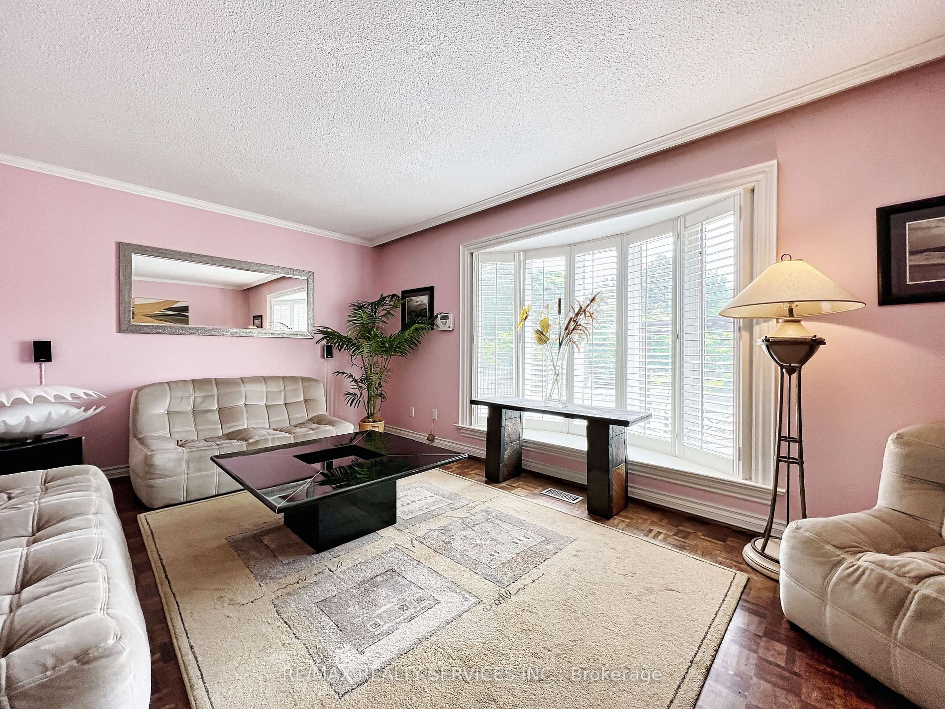 6 Broomfield Crt