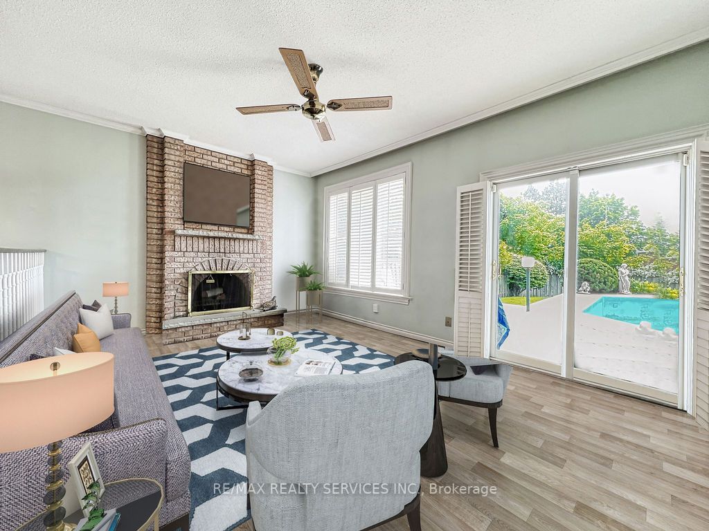 6 Broomfield Crt