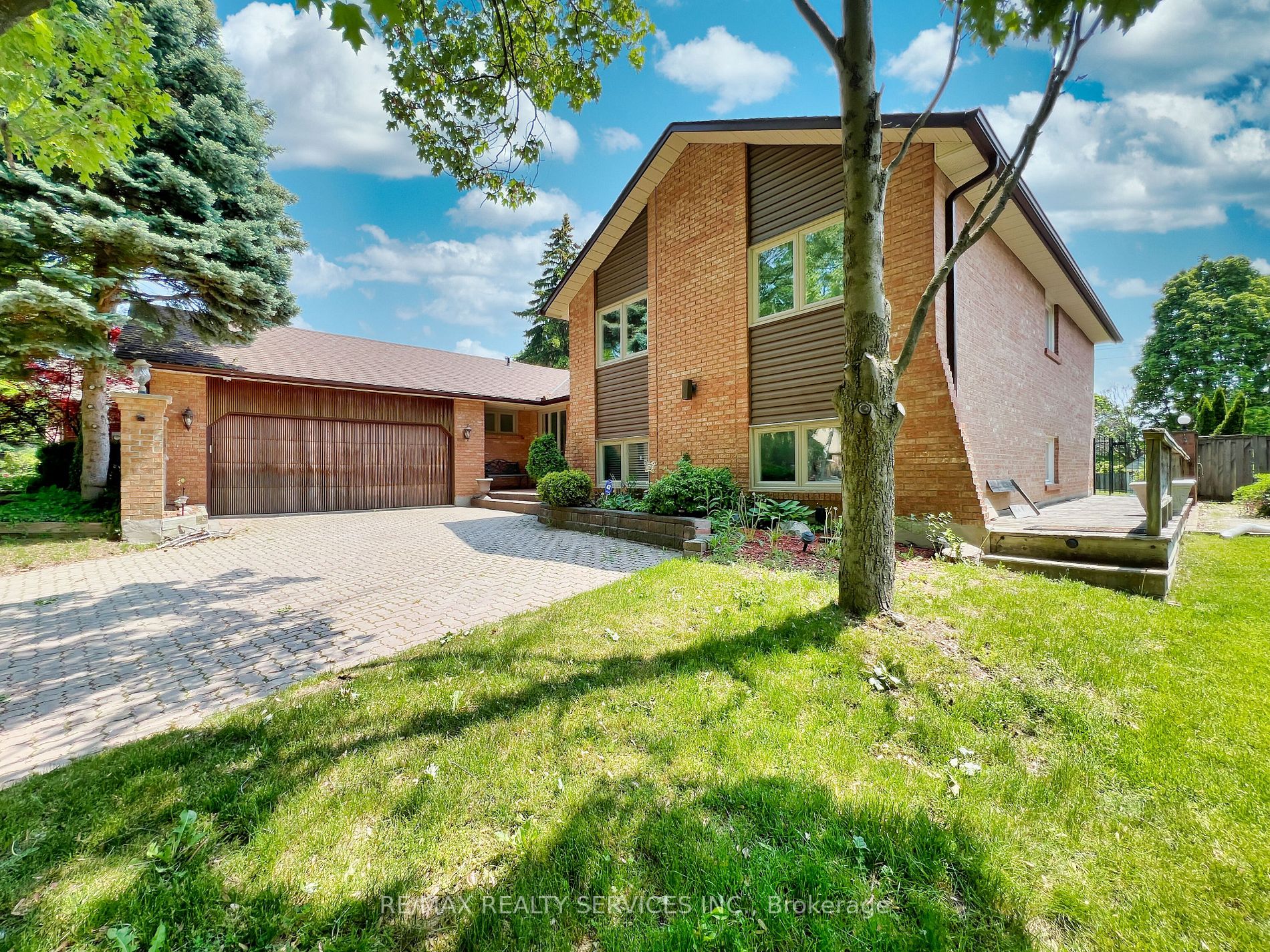 6 Broomfield Crt