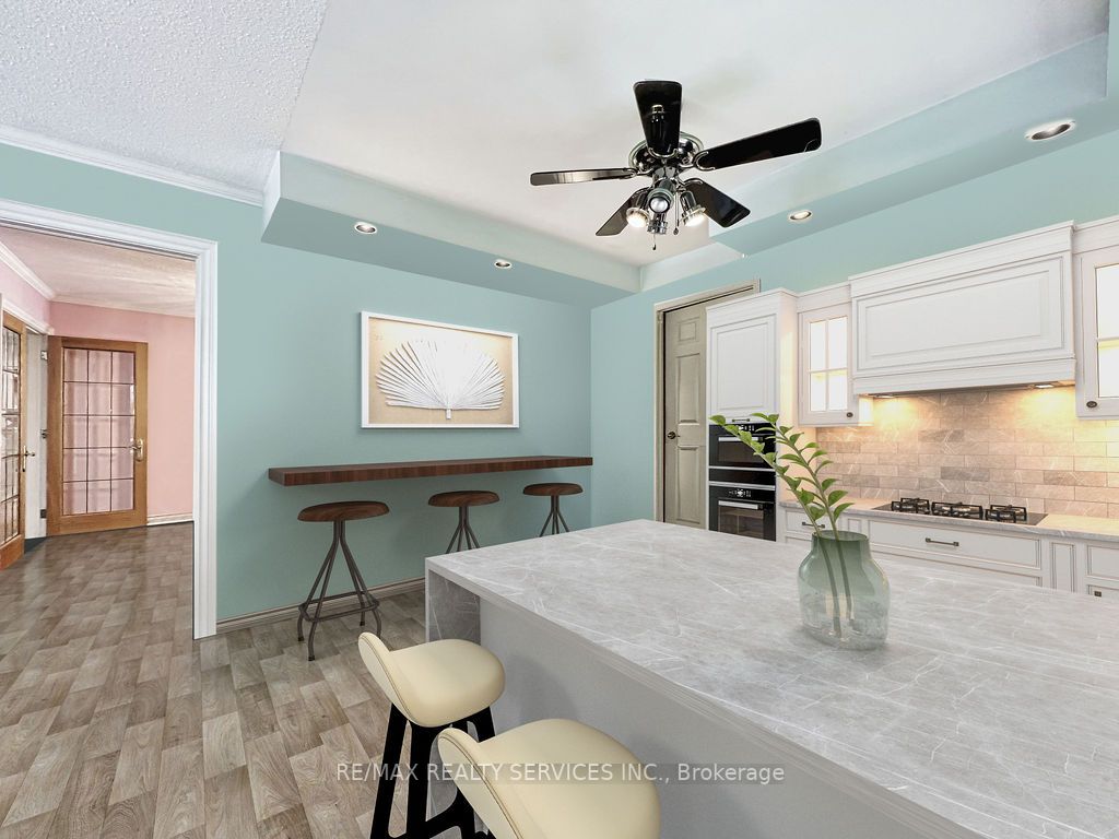 6 Broomfield Crt