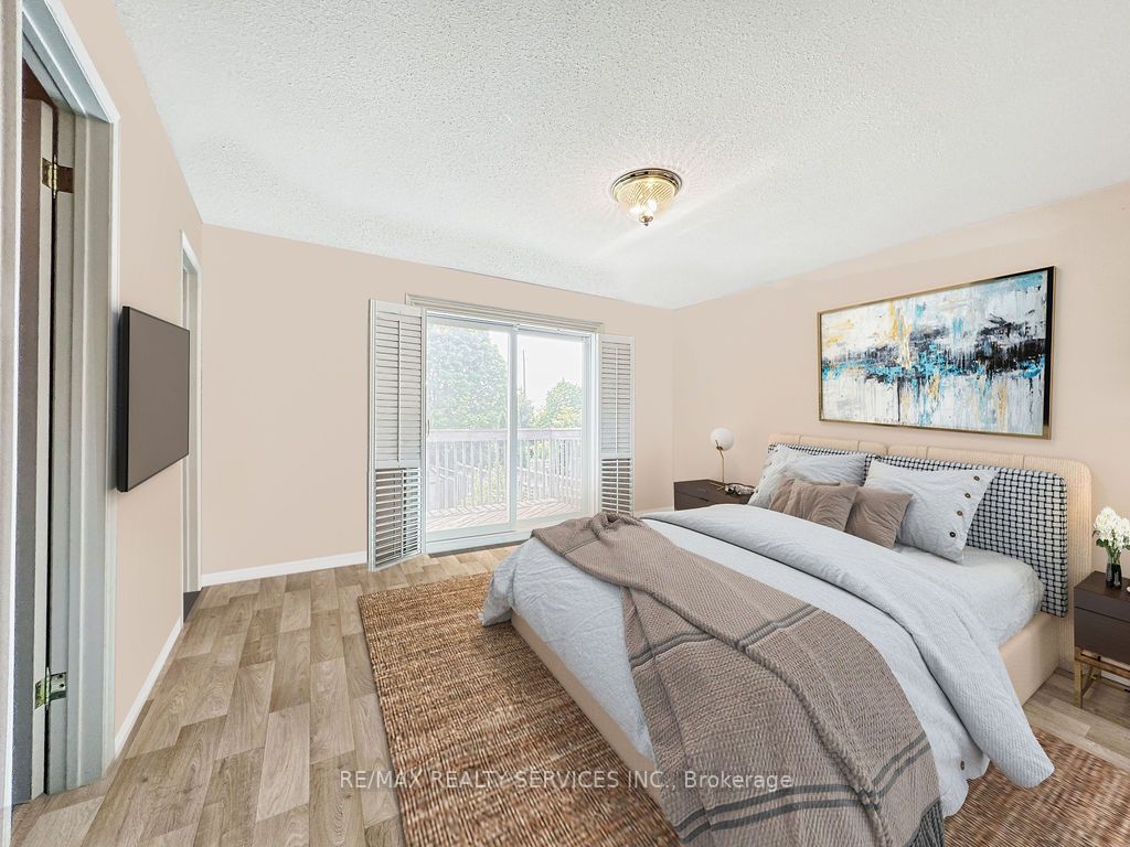 6 Broomfield Crt