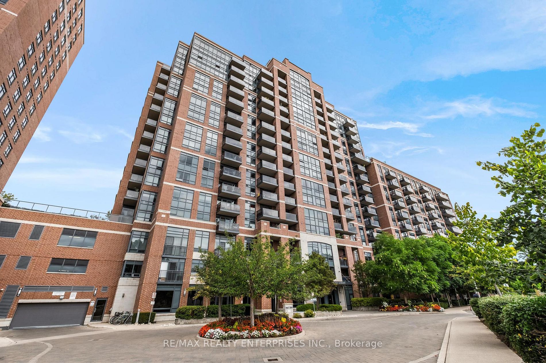 61 Heintzman St, #1210