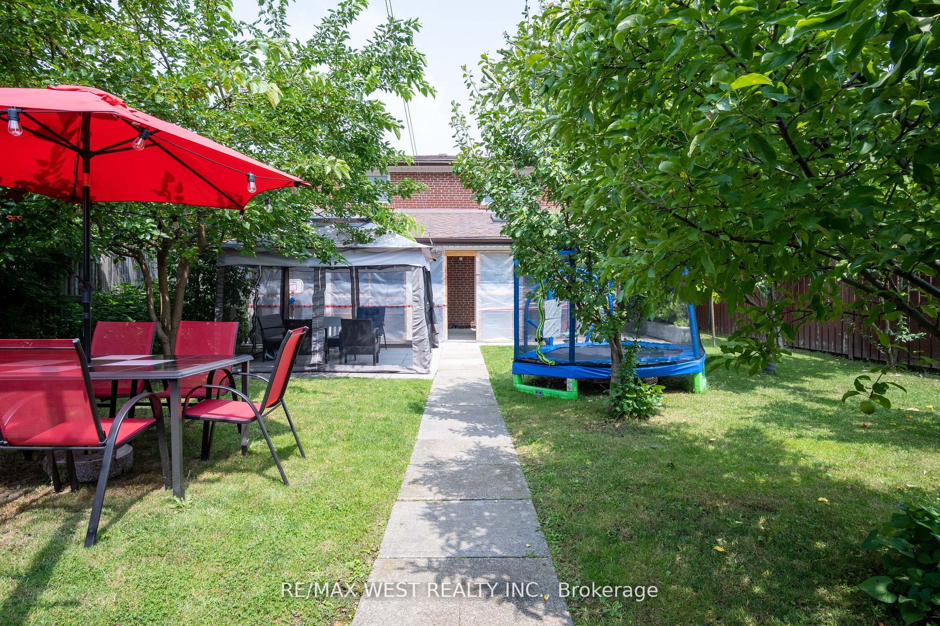 279 Maple Leaf Dr