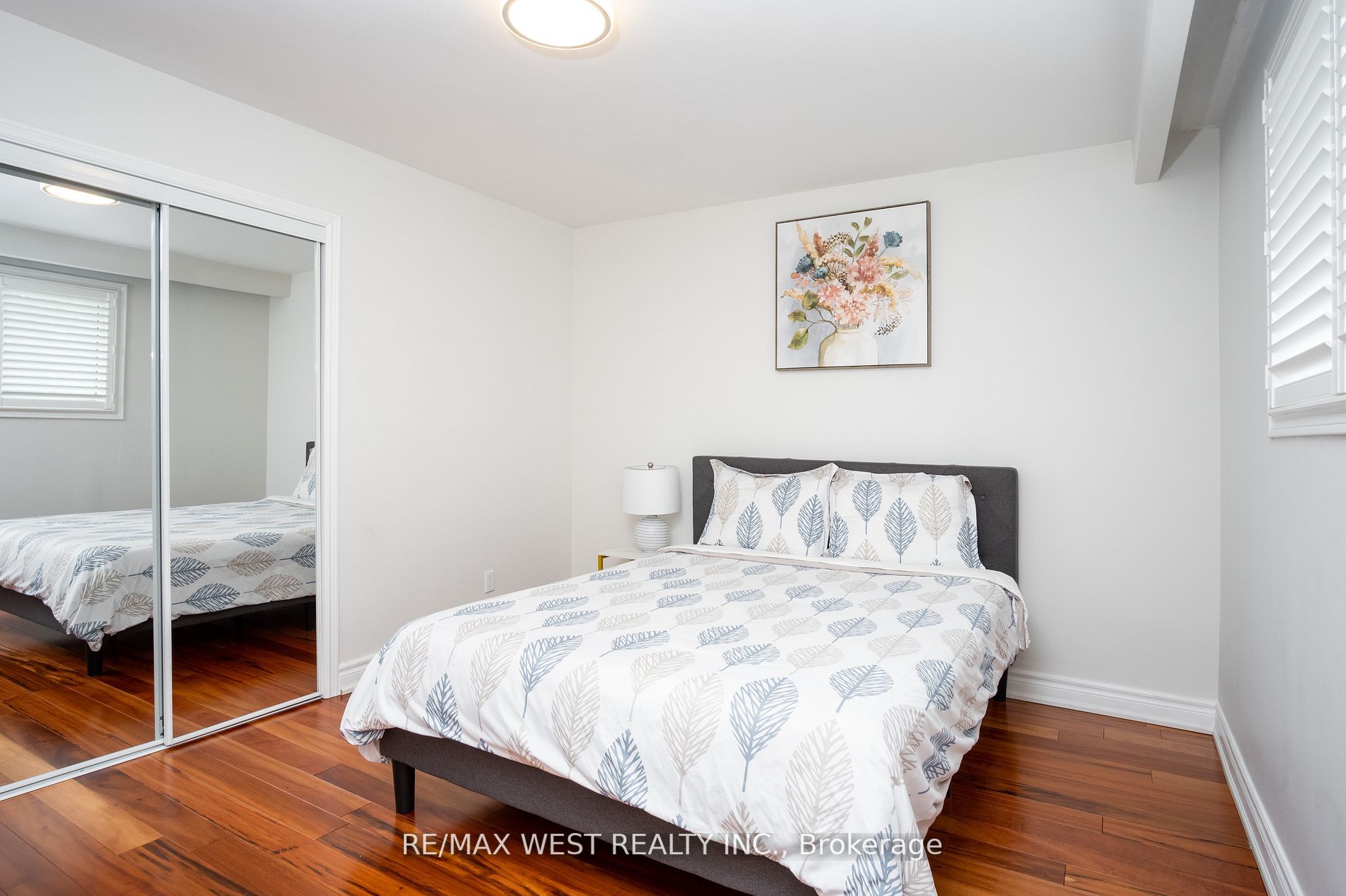 279 Maple Leaf Dr