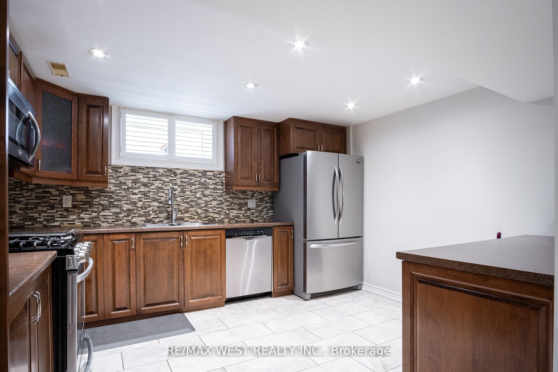 279 Maple Leaf Dr