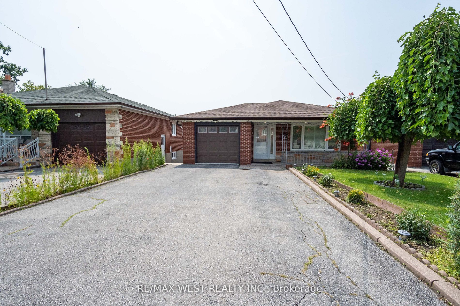 279 Maple Leaf Dr