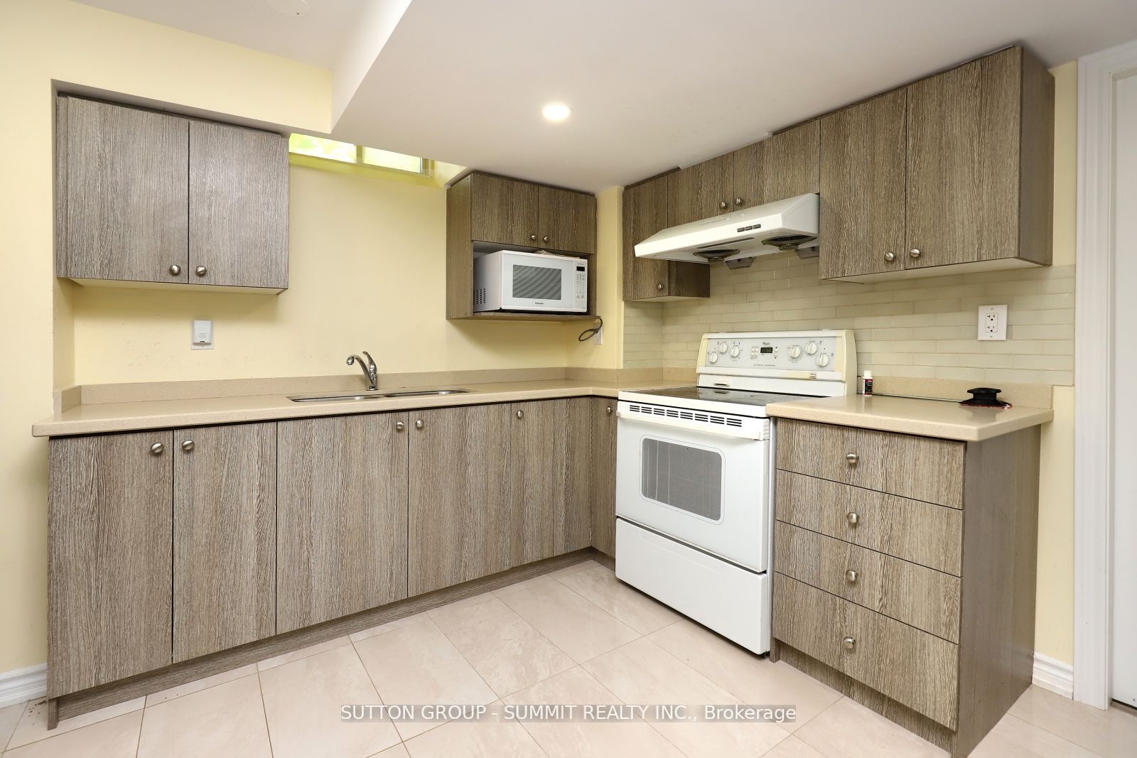 1087 Abbott St, #Bsmnt