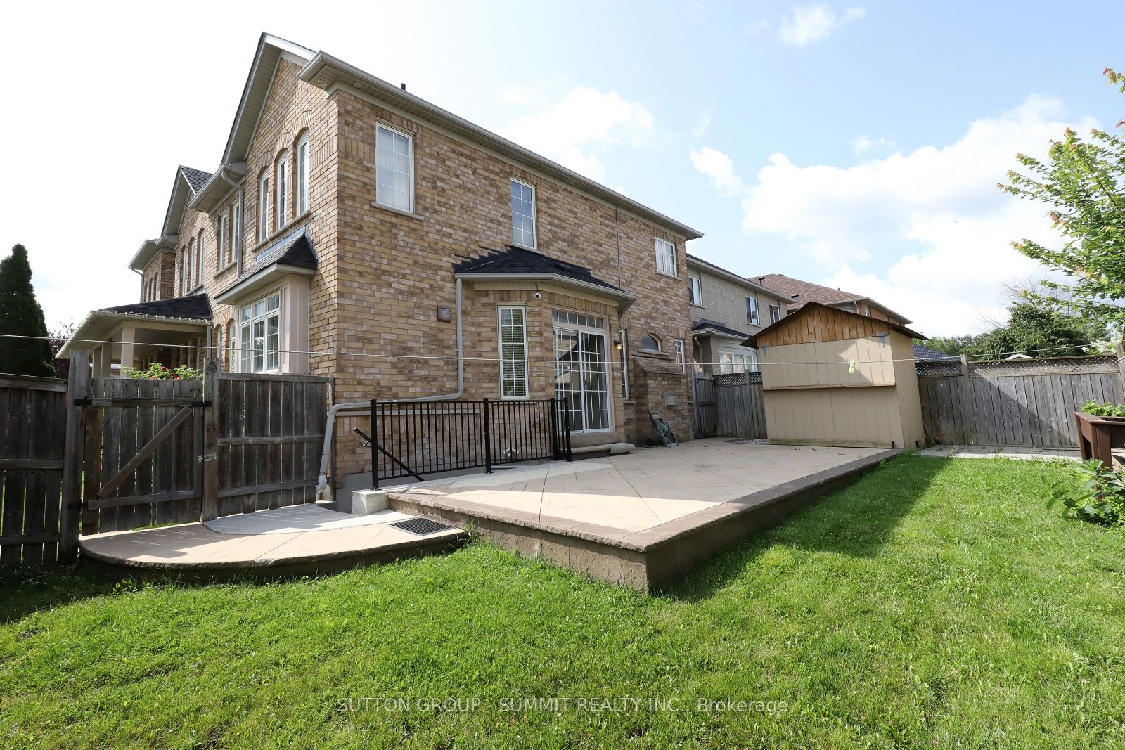 1087 Abbott St, #Upper