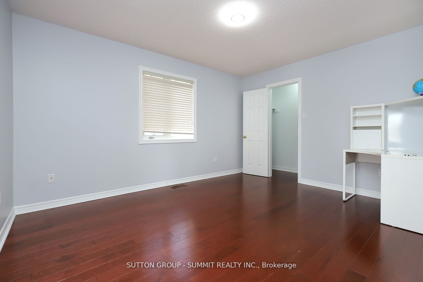 1087 Abbott St, #Upper