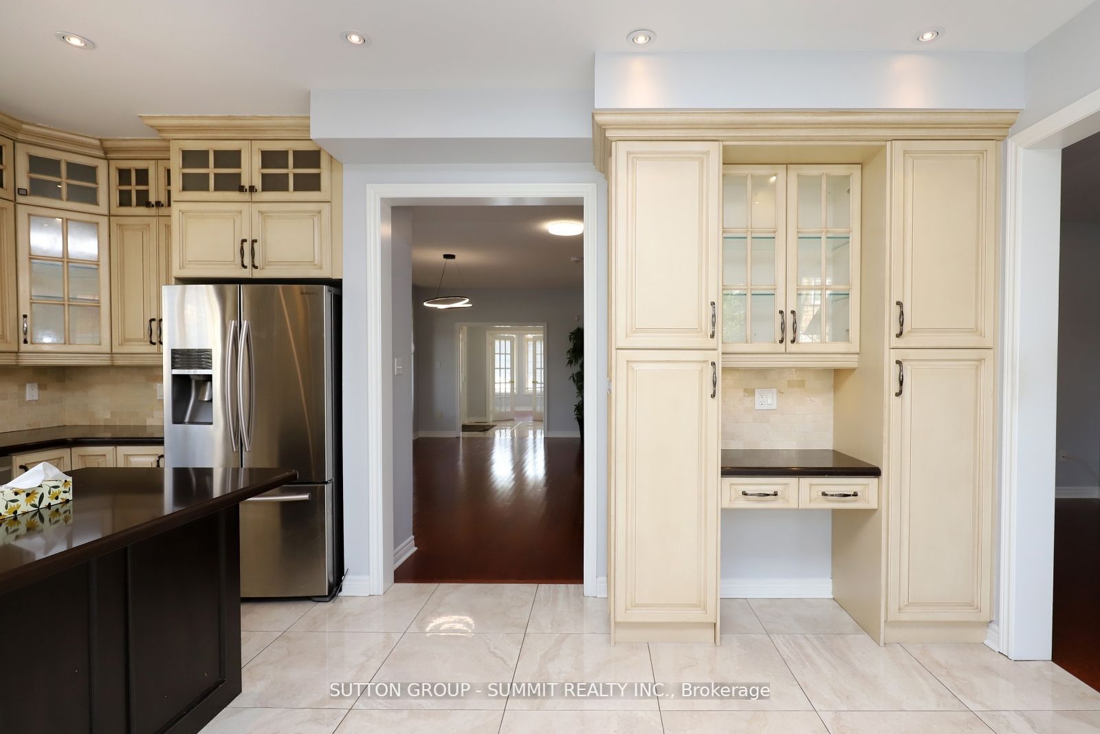 1087 Abbott St, #Upper