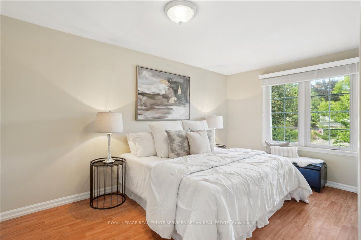 2036 Kawartha Cres