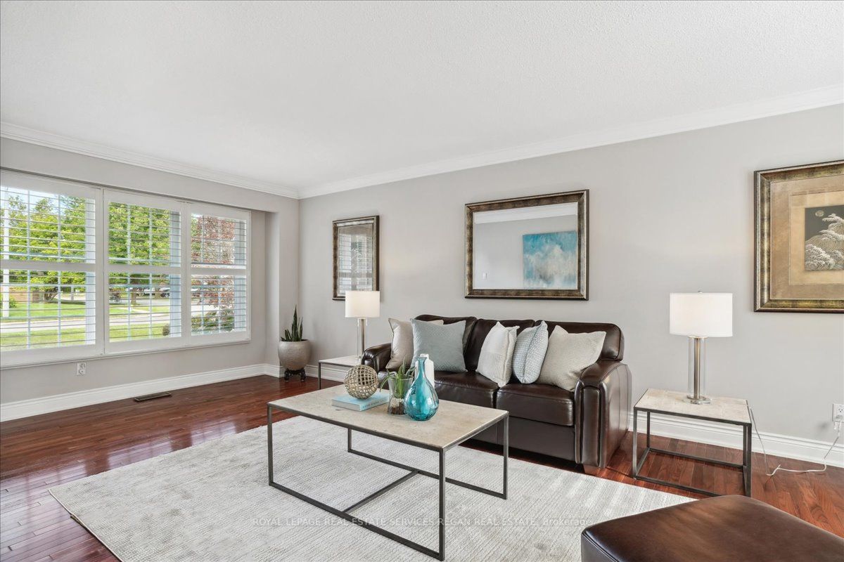 2036 Kawartha Cres